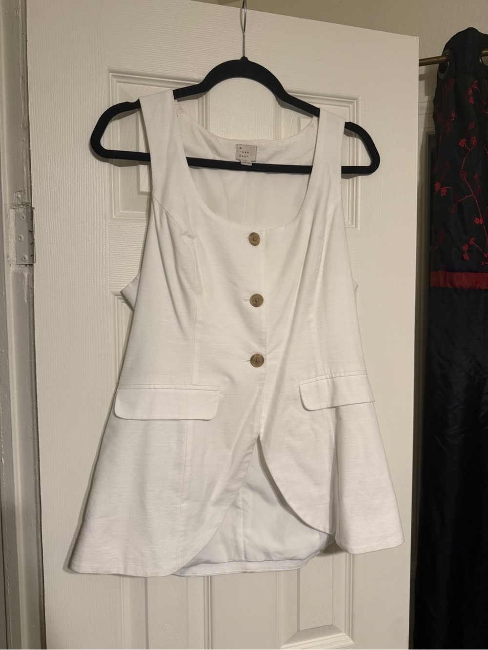 a new day White Sleeveless Button-Front Vest Top